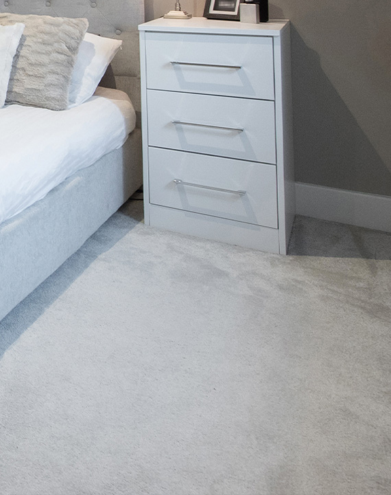 Versatile carpet in bedroom 